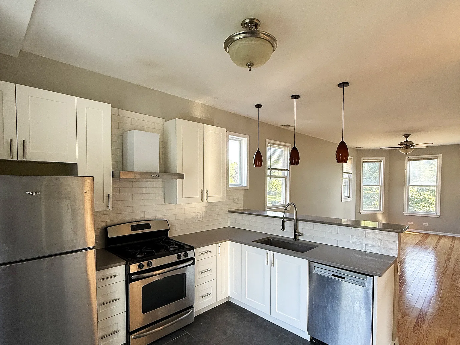 2 bed, 1100 sqft, $2,800 — Photo 4