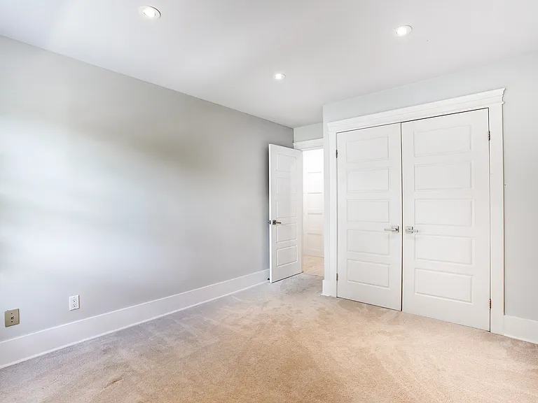 1713 Phillbrook Cres — Photo 41