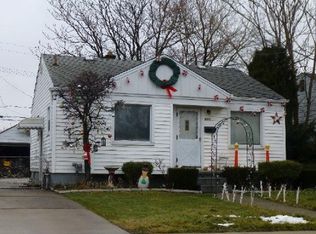 25295 Dale St, Roseville, MI 48066