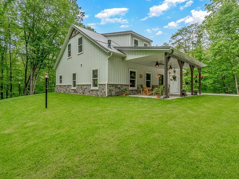309 E Dr Scholl Ln — Photo 2