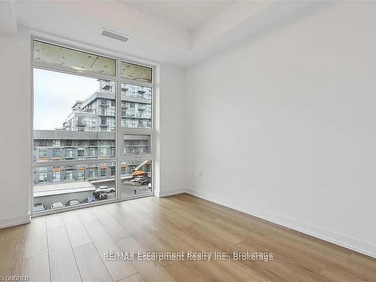 470 Dundas St E #423 — Photo 9
