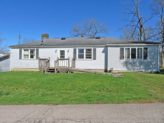 3rd image of 823 Lake Dr #5