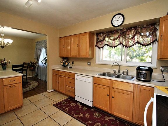 4th image of 6228 Autumnleaf Ln
