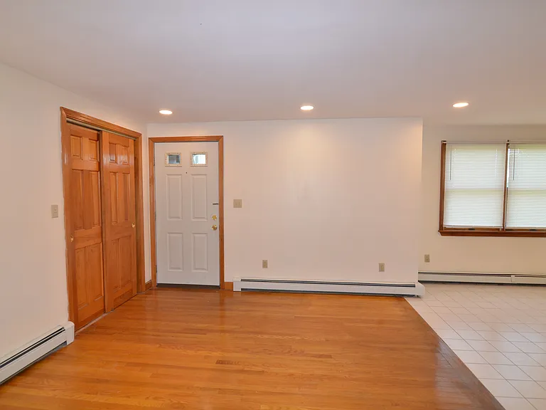 146 Huckins Ave #1 — Photo 4