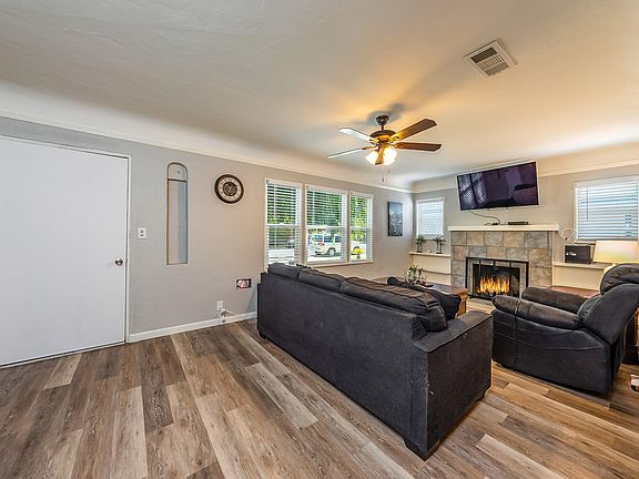 5th image of 1028-1026 Kaweah Street