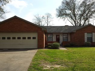 1492 Bell Oaks Dr, Bellville, TX 77418