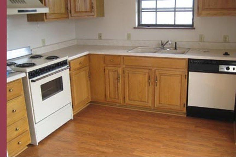 1st image of 814 NE Barnes Dr APT A