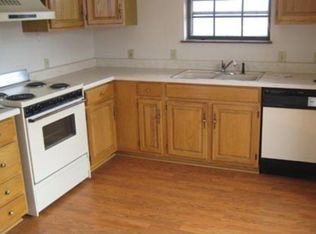 814 NE Barnes Dr APT A, Lees Summit, MO 64086