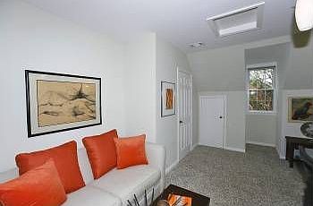 3rd image of 675 S Columbus St