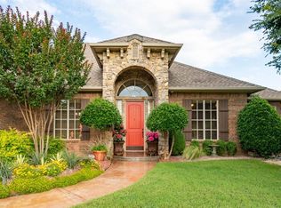 3117 White Cedar Dr, Moore, OK 73160