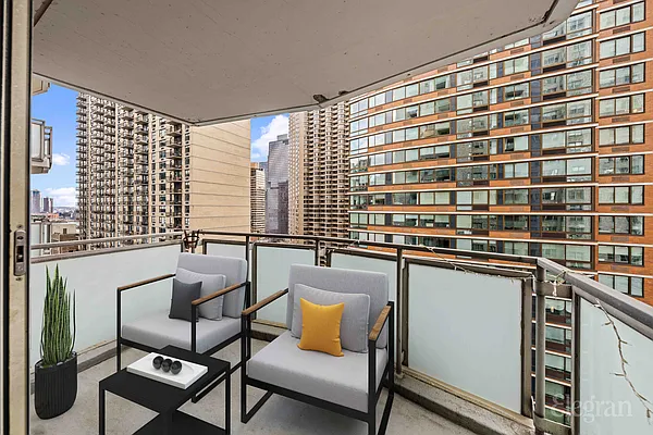 Sold by Elegran | media 9