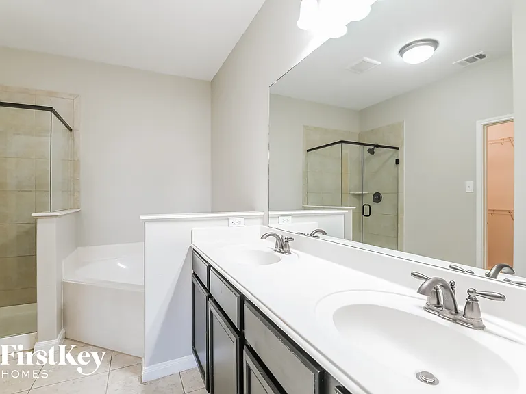 710 Shady Meadow Ln — Photo 10