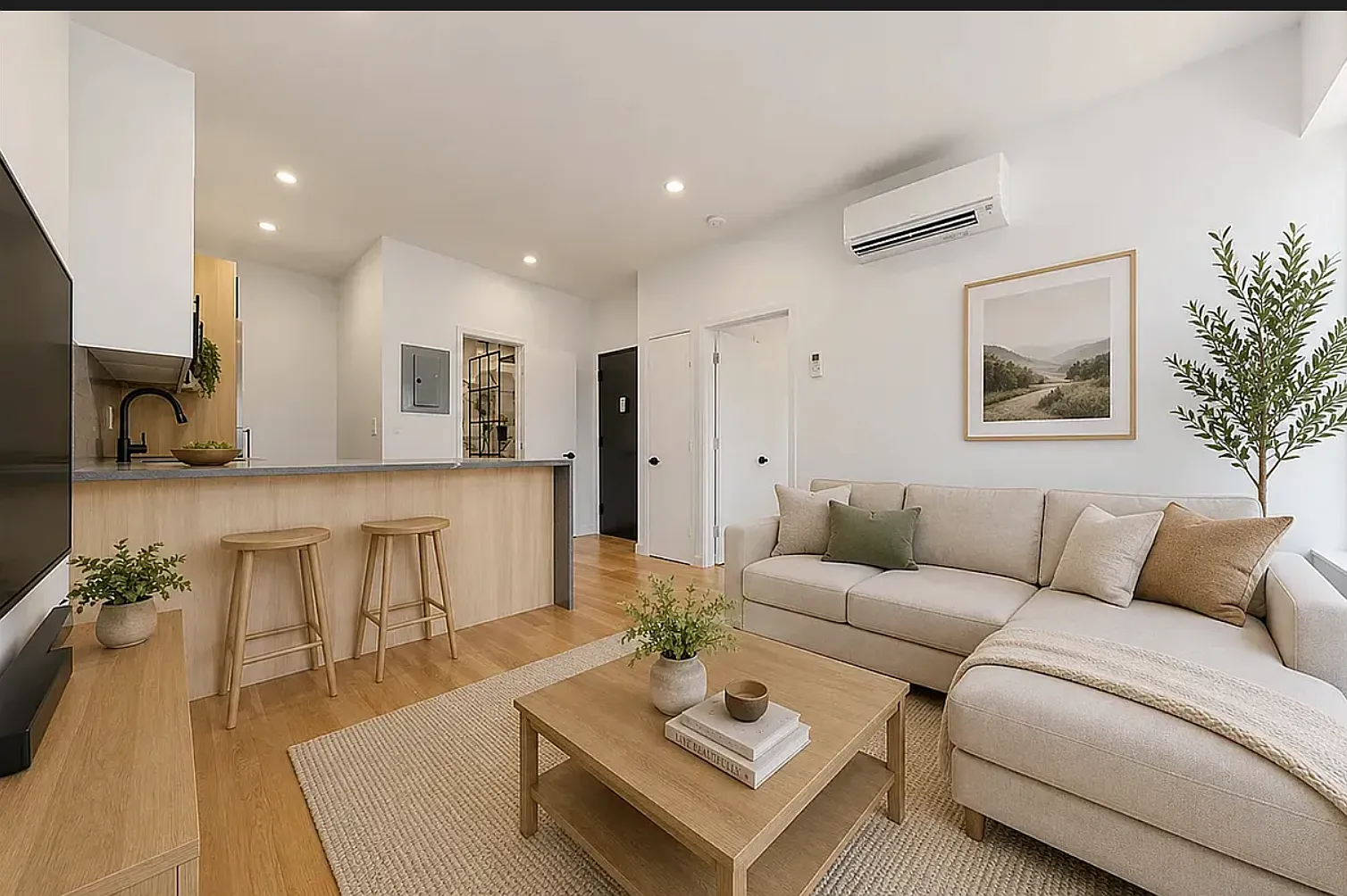 152 Macon St — Photo 2