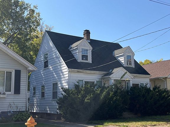 3rd image of 1022 E Gift Ave