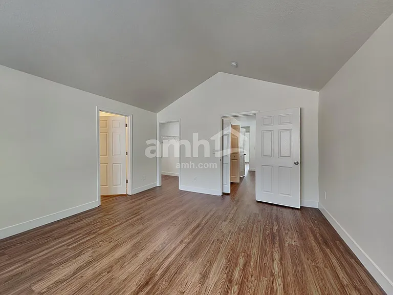 1318 SW 176th Ter — Photo 12