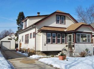1429 S 88th St, West Allis, WI 53214