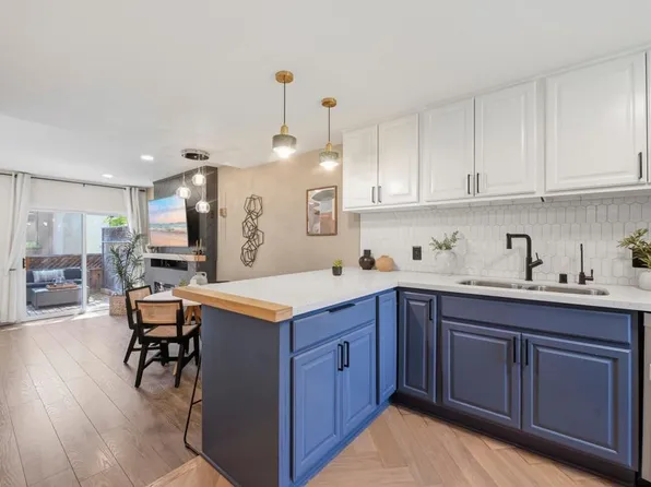 2349 Altisma Way Unit B, Carlsbad, CA 92009