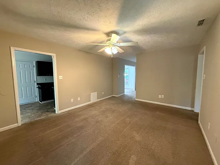 5481 Landview Pl — Photo 11