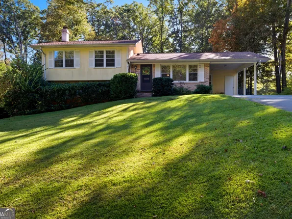 136 Julia Ct, Toccoa, GA 30577