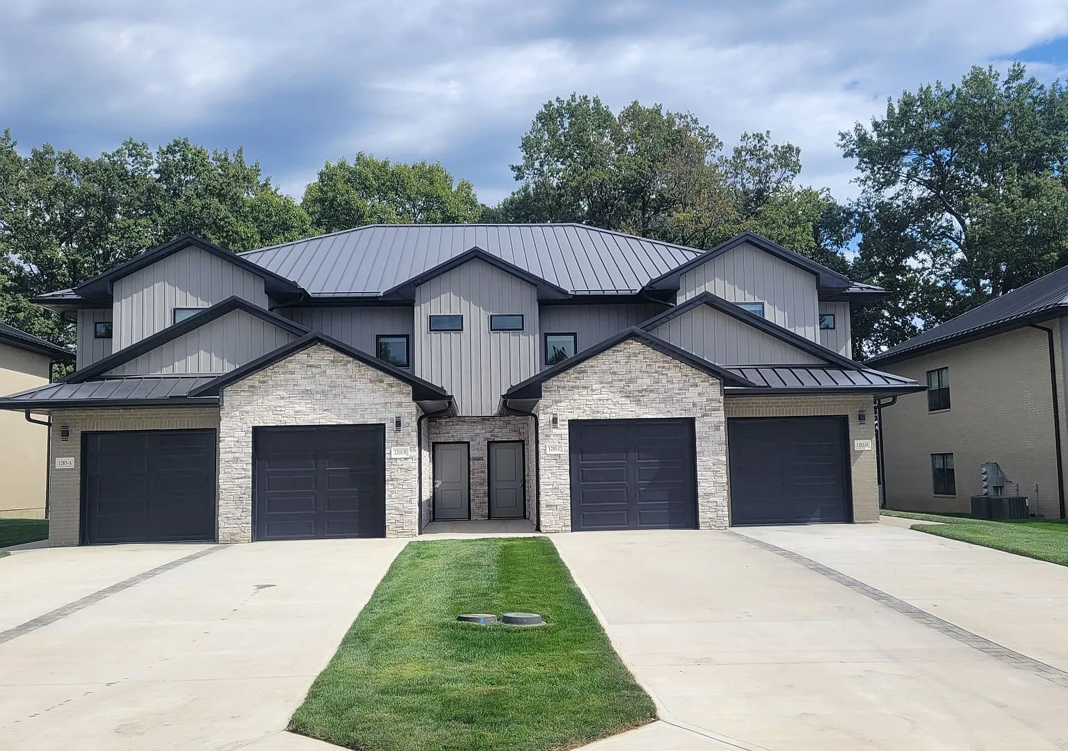 1201 WPL-The Pines — Photo 1