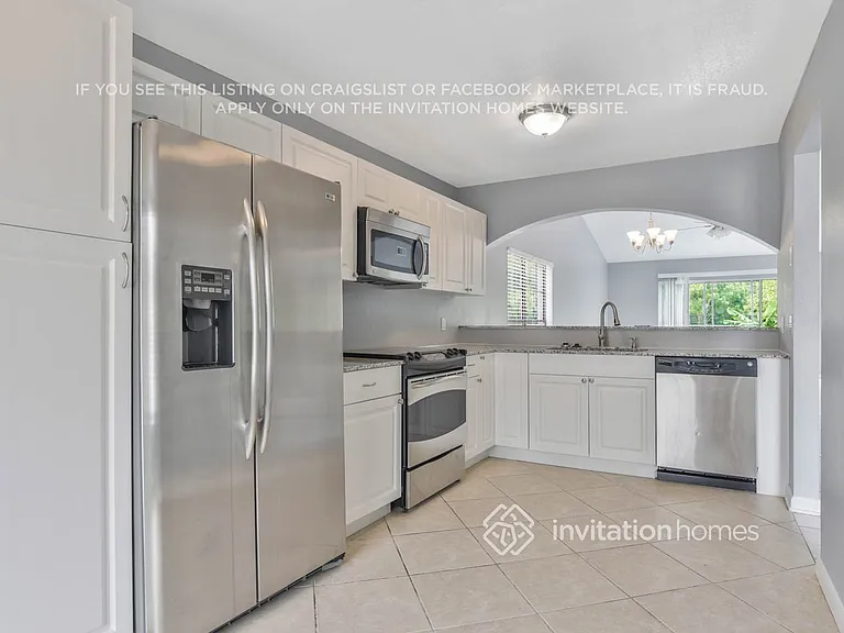 8252 Cascade Oaks Dr — Photo 5