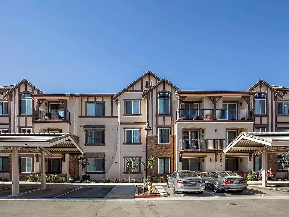 Diamond Creek Apartment
