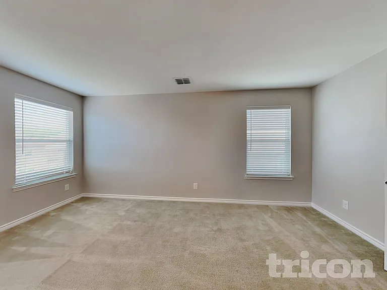 1519 Overlook Bank — Photo 9