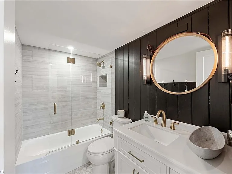 555 Park Shore Dr #B-408 — Photo 22