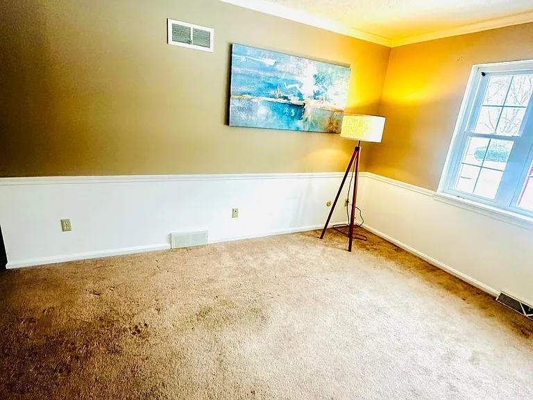 75 Mayflower Dr #4 — Photo 9
