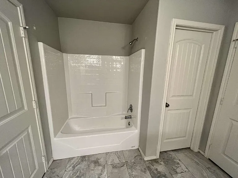 11908 Evanston Ave #A — Photo 14