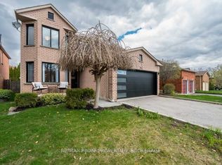 284 Lancrest St, Pickering, ON L1V 6N3