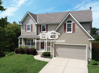 8820 W 124th Ter, Overland Park, KS 66213