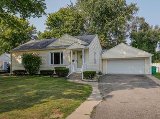 746 Riverside Dr, Battle Creek, MI 49015
