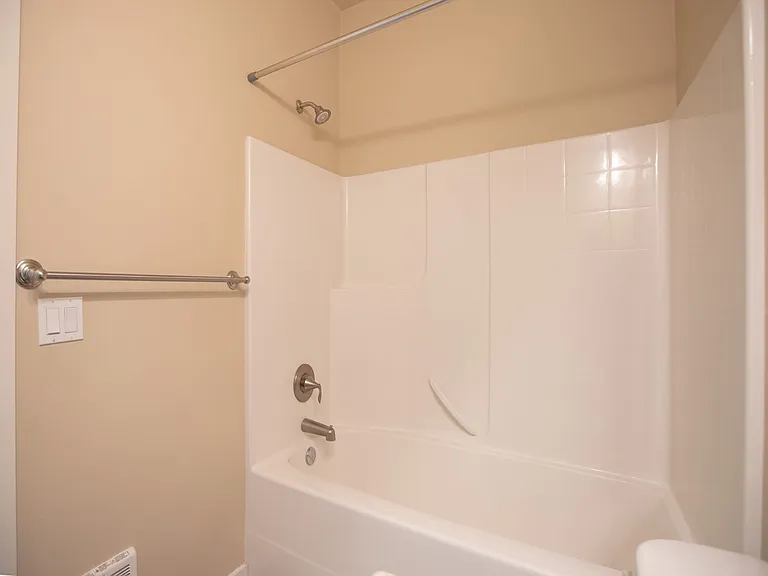 1643 Burnside Pl — Photo 14