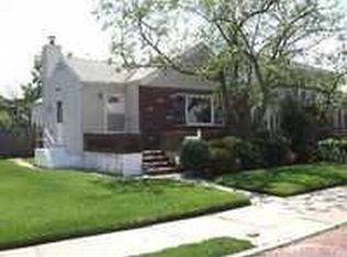 624 W Hudson St, Long Beach, NY