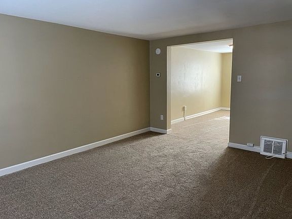2nd image of 2335 Kensington St