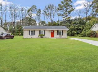 822 Dedmon Dr, Charlotte, NC 28216