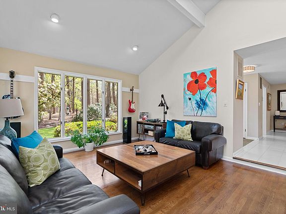 5th image of 7310 Meadow Wood Way