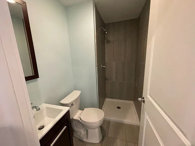 1411 W Thompson St — Photo 28