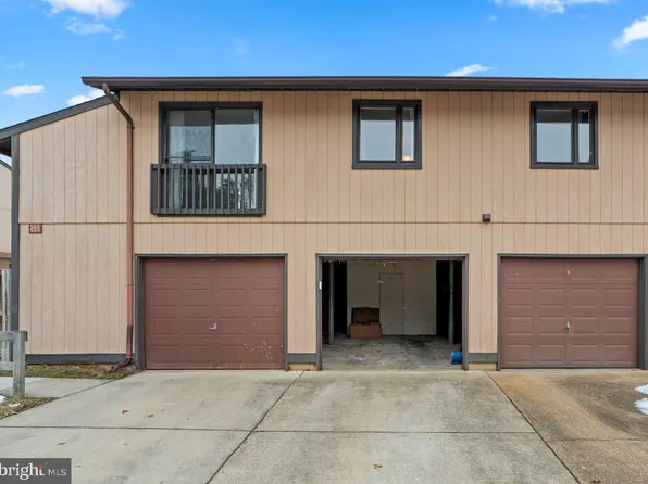 560 Glen Ct, Glen Burnie, MD 21061