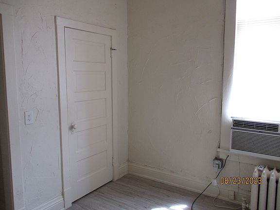 4th image of 117 N 5th St #6