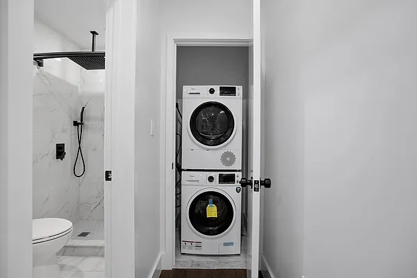 Rented by Safdie Realty Group | media 19