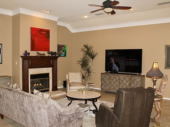 3rd image of 22 Emerald Gardens Dr