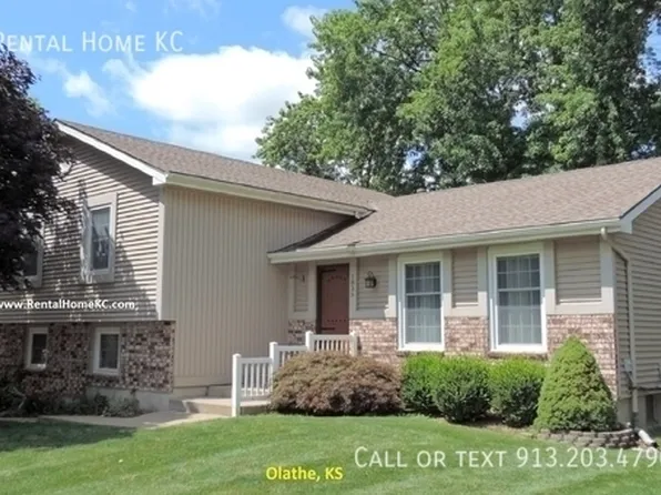 1835 S Abbey Cir, Olathe, KS 66062