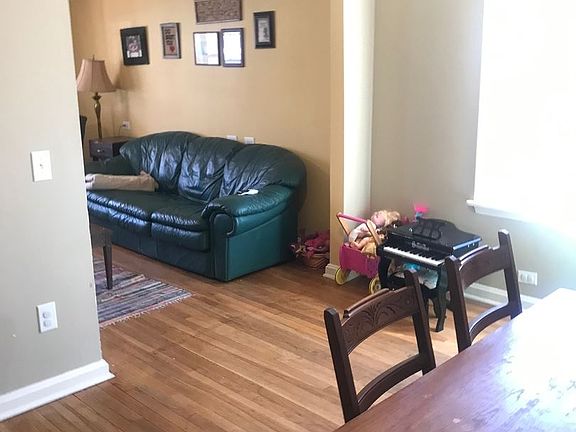 3rd image of 306 19th St E