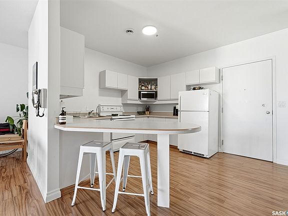 5th image of 1867 Hamilton Street #506