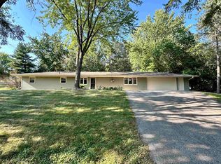 W11066 Lake Point Dr, Lodi, WI 53555