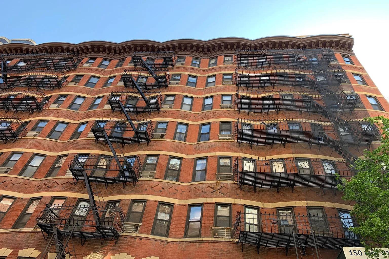 160 E 91st St APT 1H photo 1