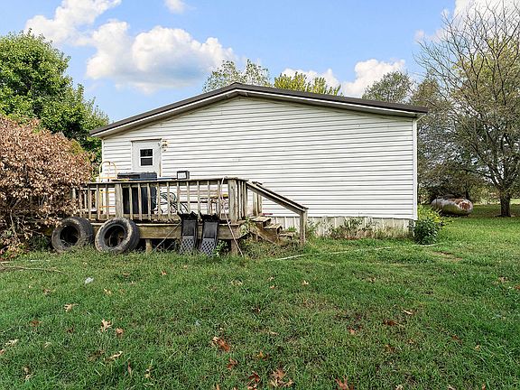 4th image of 963 Peterson Rd