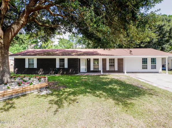 2612 Nina Dr, Picayune, MS 39466
